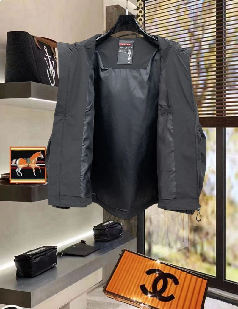 Durable Prada Outwear 170284