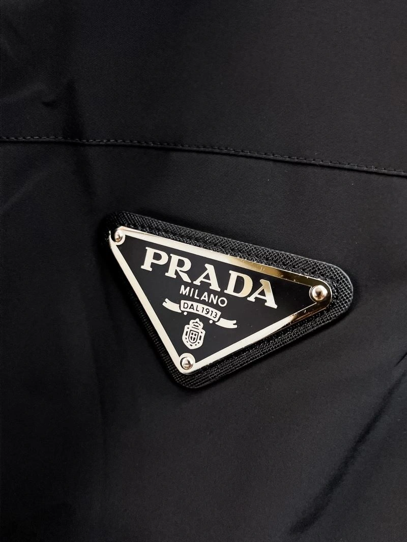 Durable Prada Outwear 170284