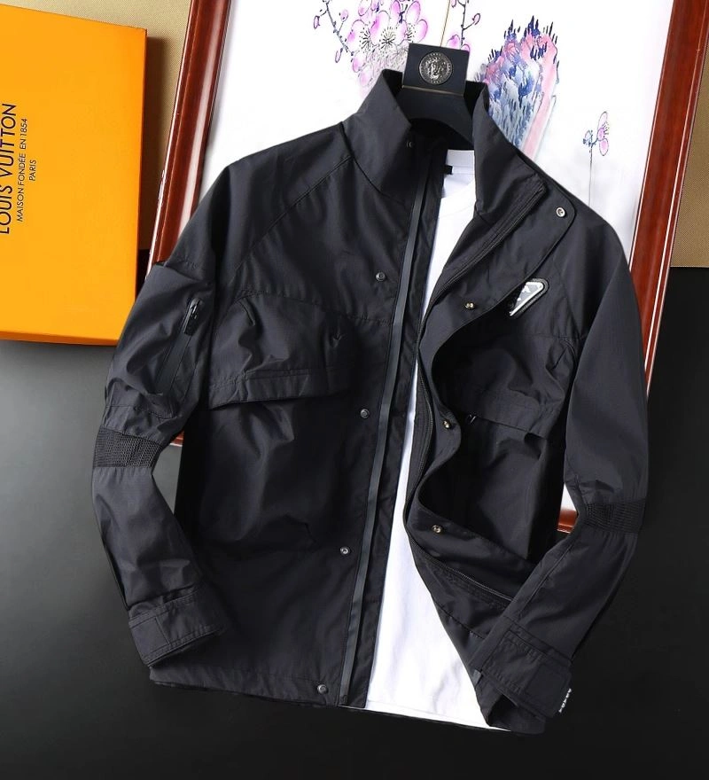 Prada Outwear WellDesigned 170273