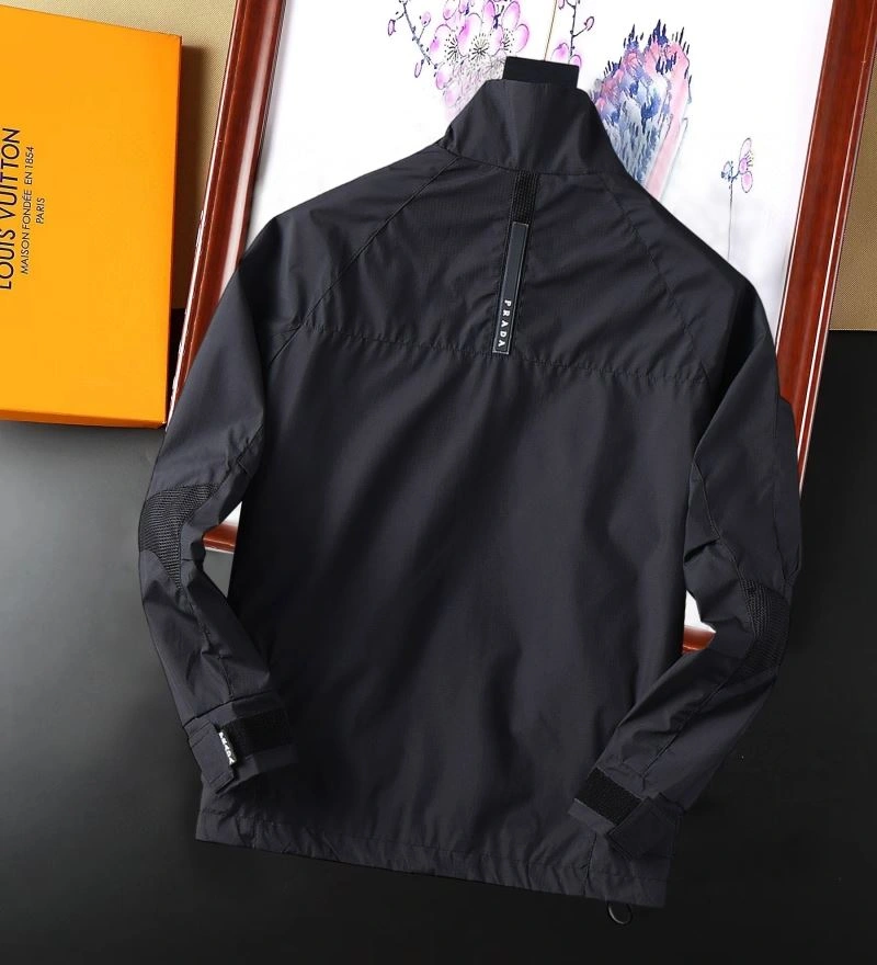 Prada Outwear WellDesigned 170273
