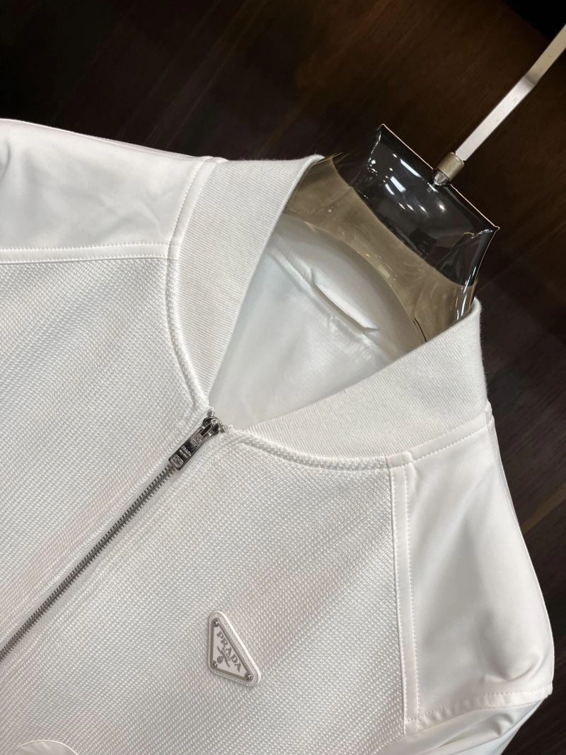 Versatile Prada Outwear 170265