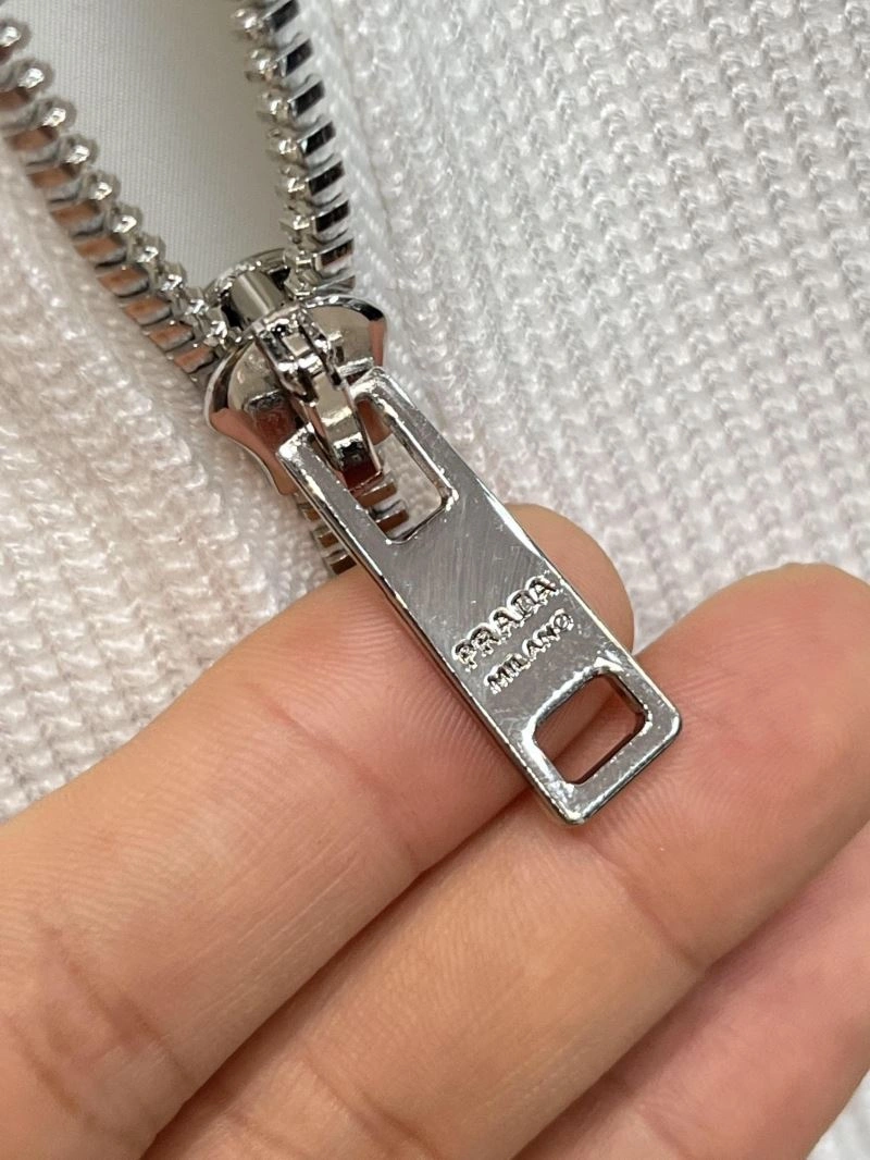 Versatile Prada Outwear 170265