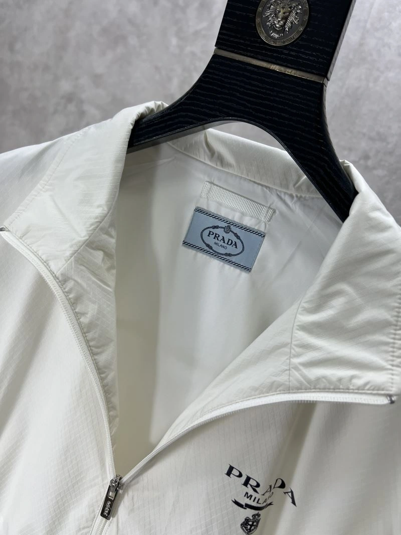 Practical Prada Outwear 170264