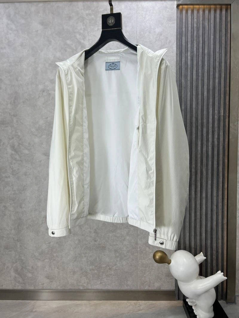 Practical Prada Outwear 170264