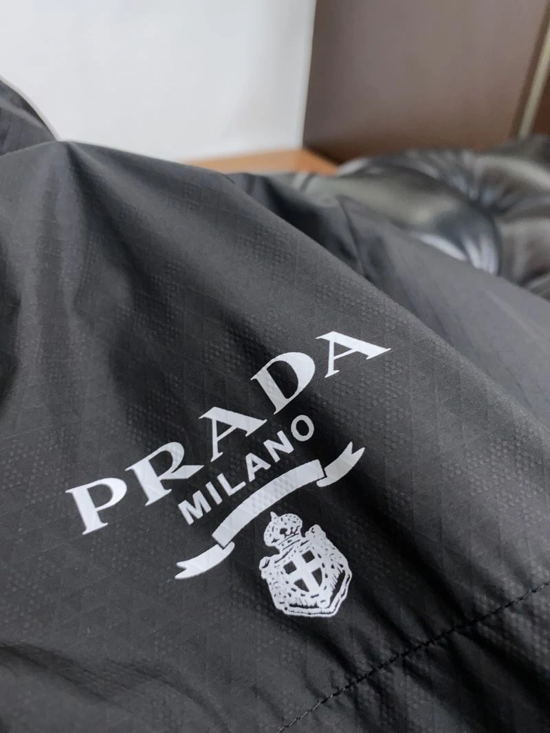 Elegant Prada Outwear 170258