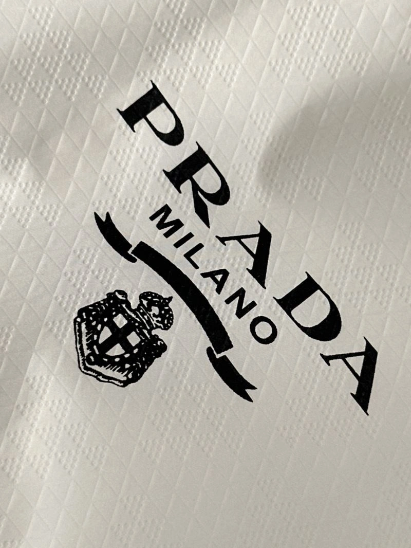 Prada Outwear WellDesigned 170256
