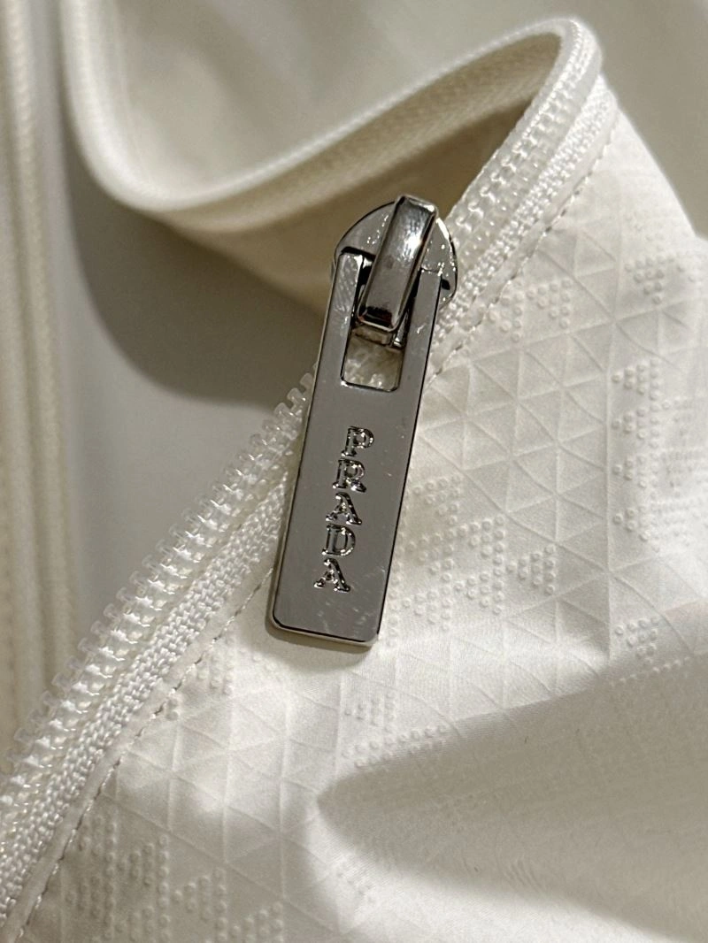 Prada Outwear WellDesigned 170256