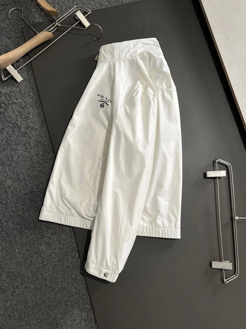 Prada Outwear WellDesigned 170256