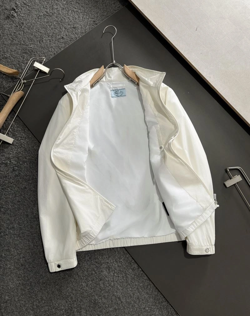 Prada Outwear WellDesigned 170256