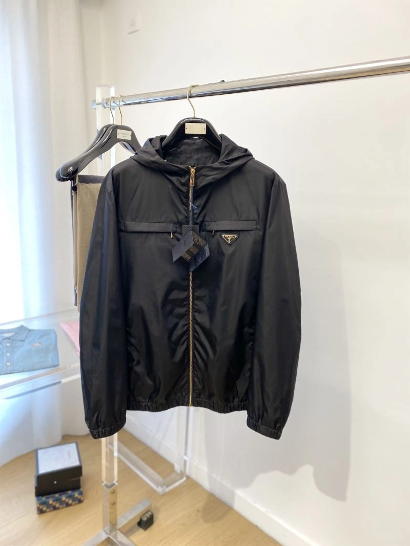 Vibrant Prada Outwear 170227