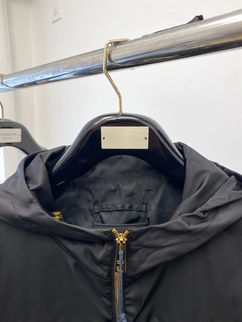 Vibrant Prada Outwear 170227