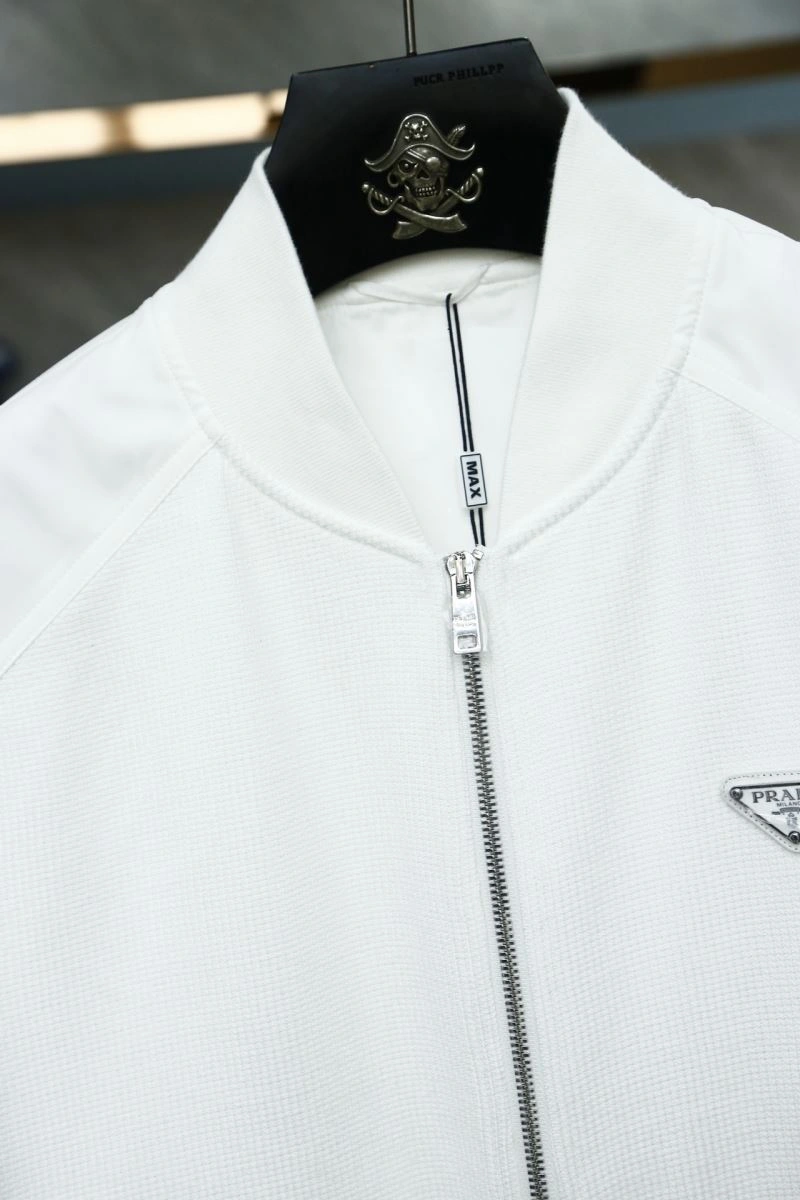 Prada Outwear MultiPurpose 170226
