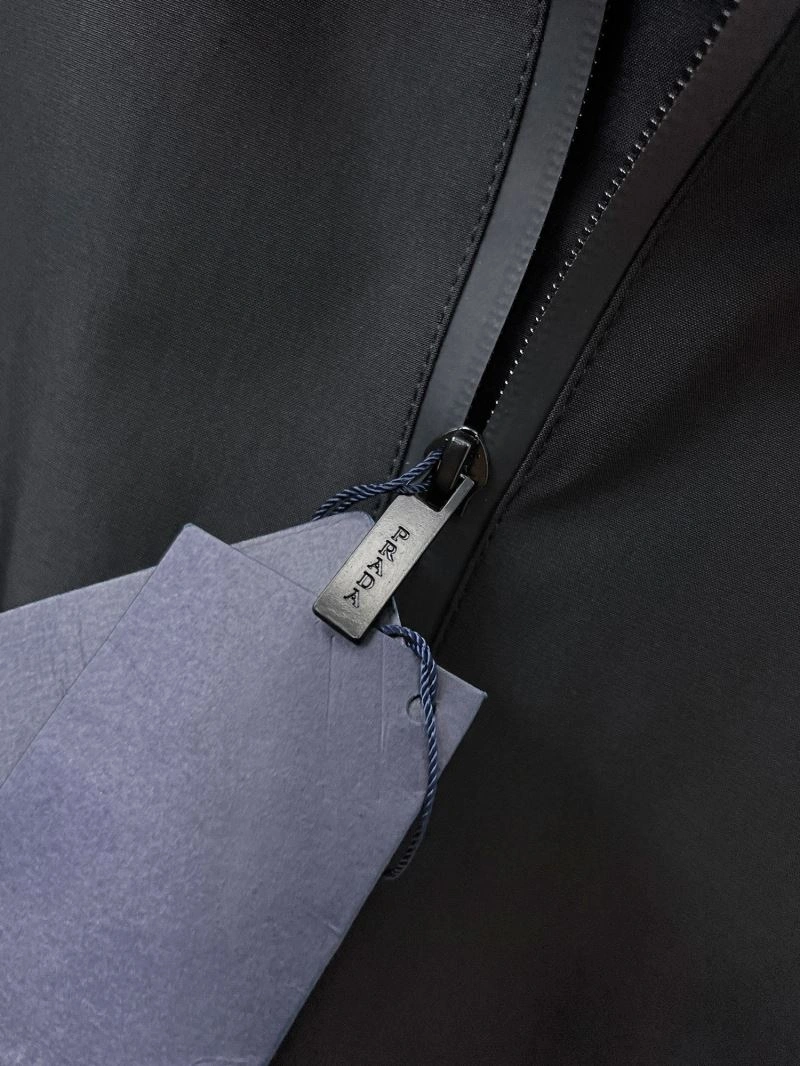 Prada Outwear TimelessDesign 170191