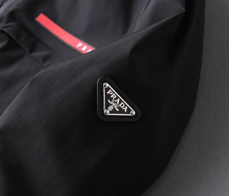 Comfortable Prada Outwear 170154