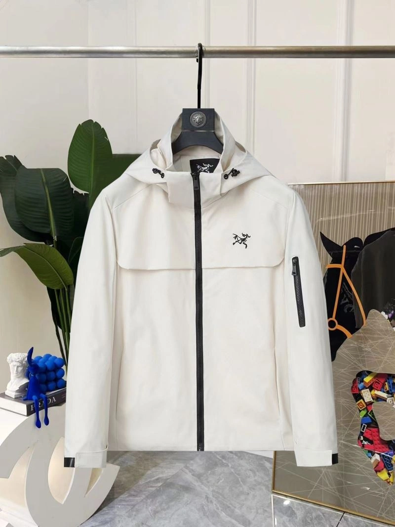 EyeCatching Prada Outwear 170140