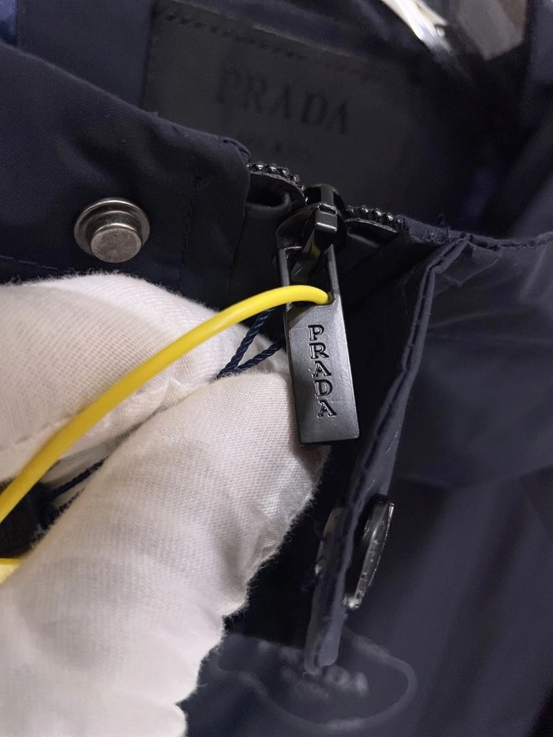 Prada Outwear ModernLook 170104
