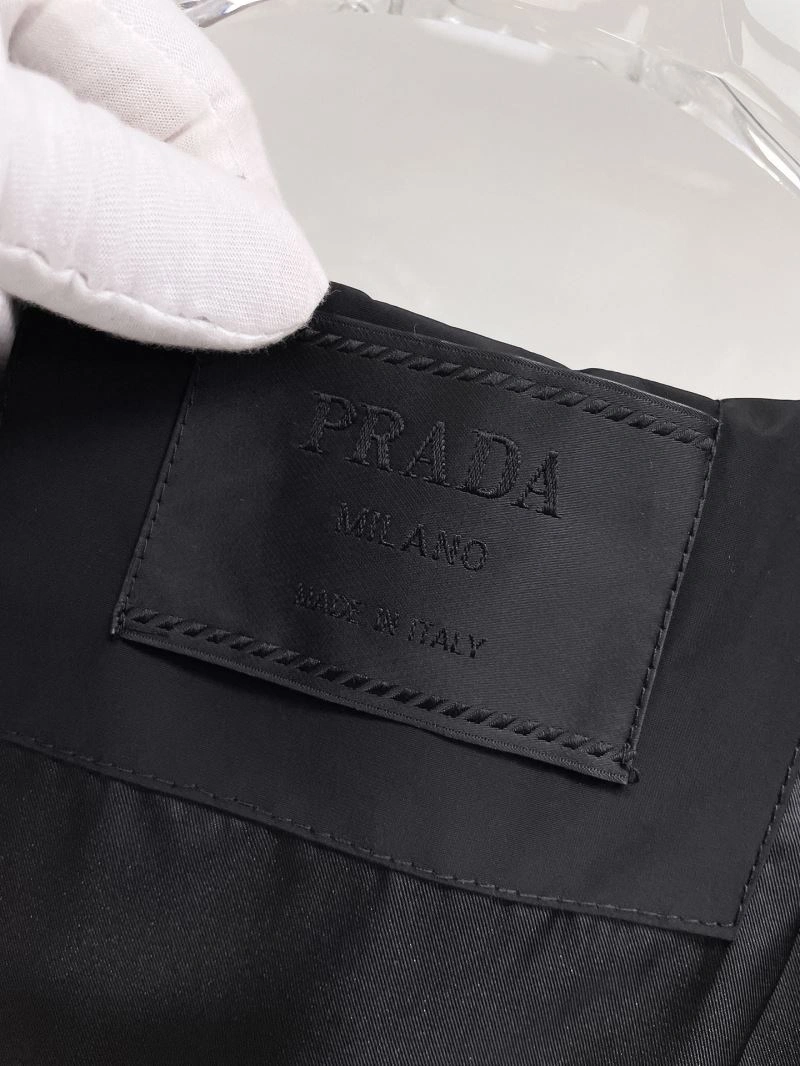 Unique Prada Outwear 170108