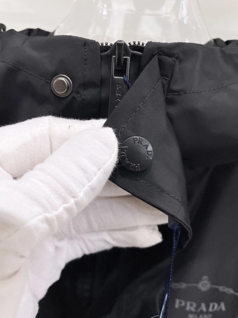 Unique Prada Outwear 170108