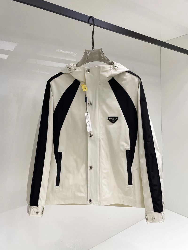Comfortable Prada Outwear 170096