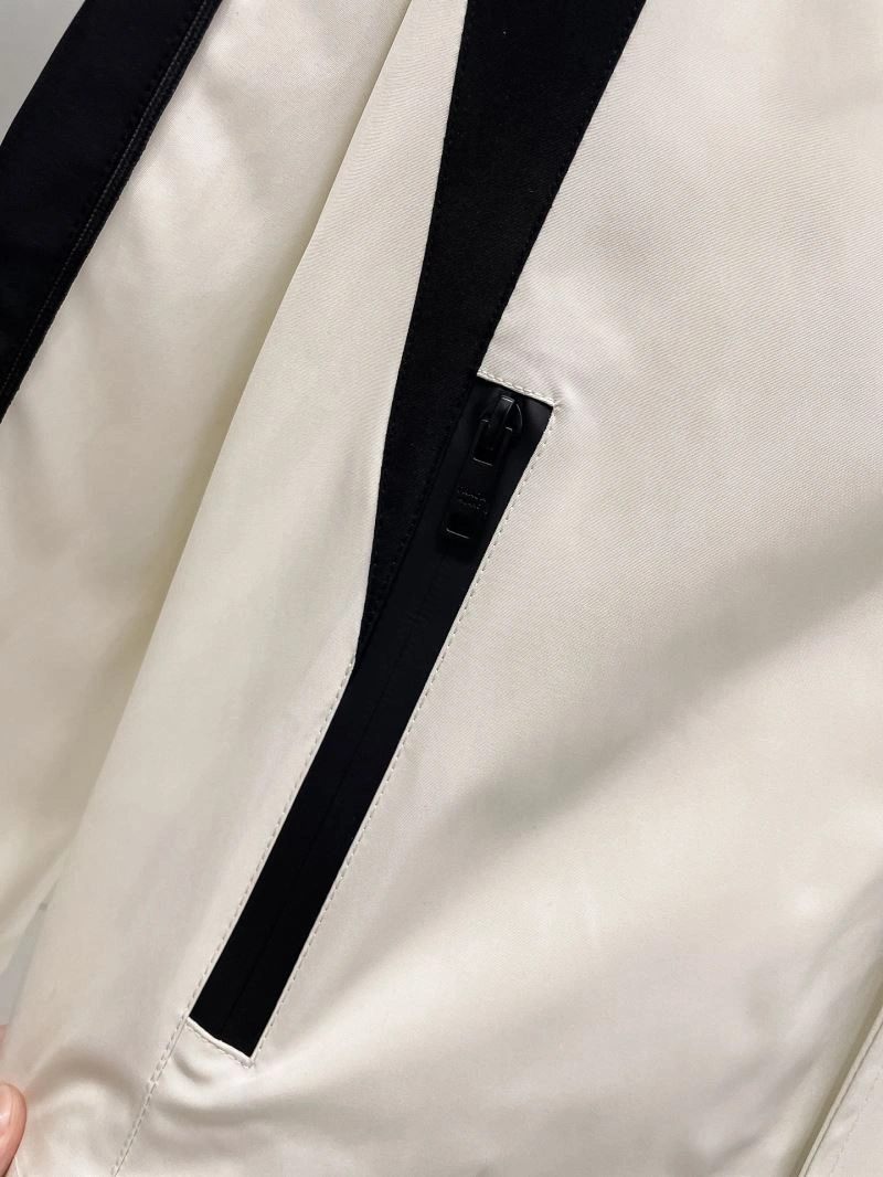 Comfortable Prada Outwear 170096