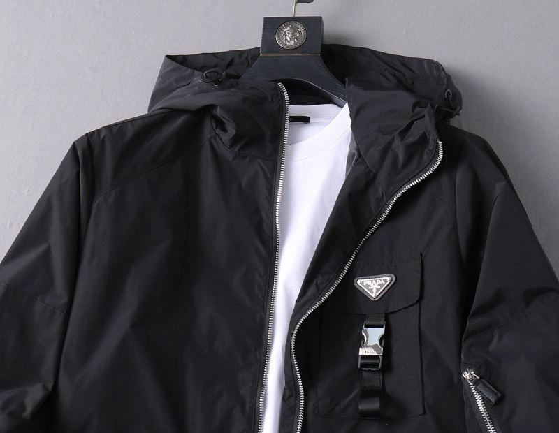 Breathable Prada Outwear 170084