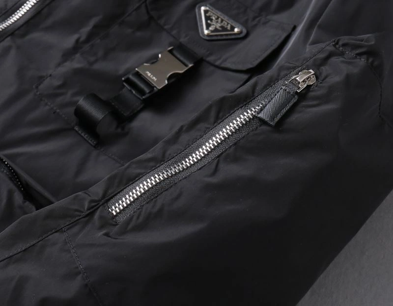 Breathable Prada Outwear 170084