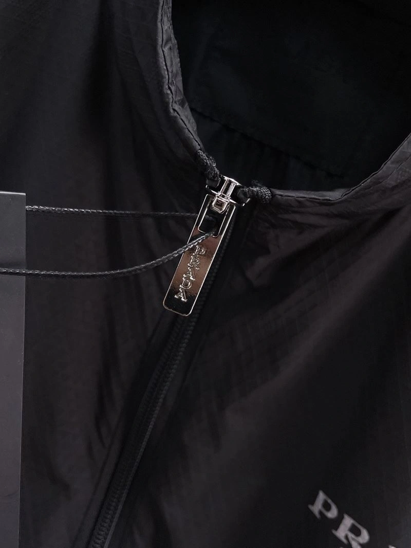 SmoothTexture Prada Outwear 170042