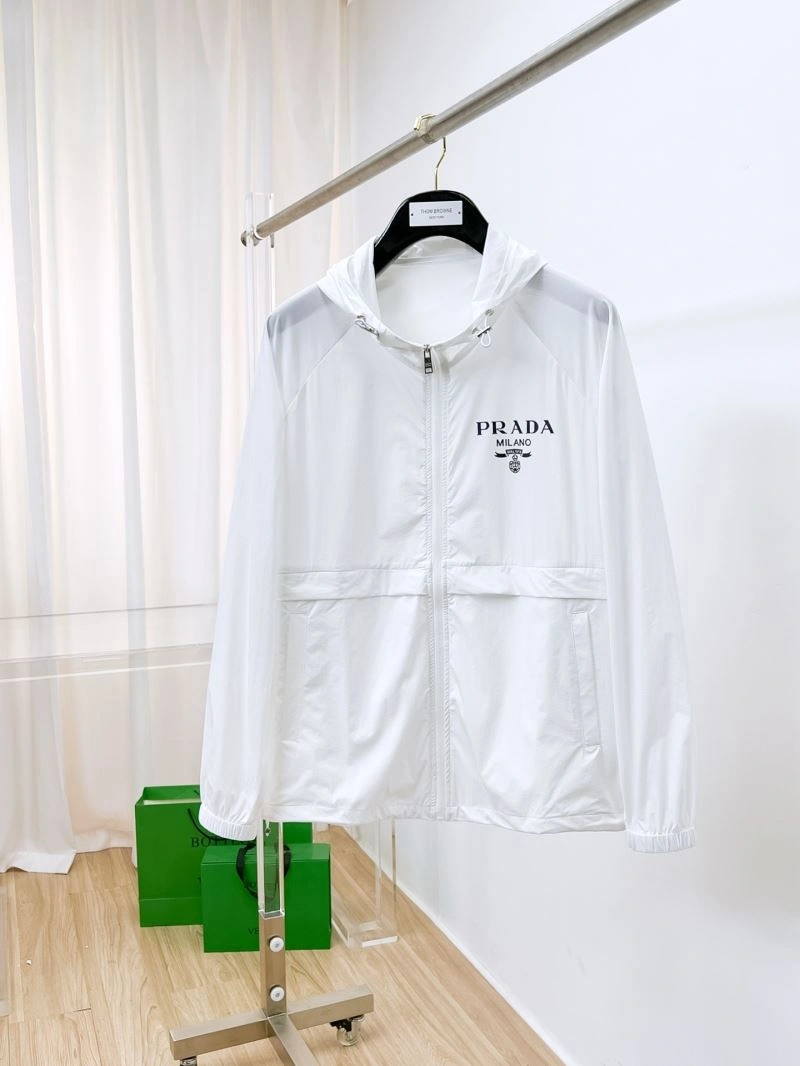 Durable Prada Outwear 170063