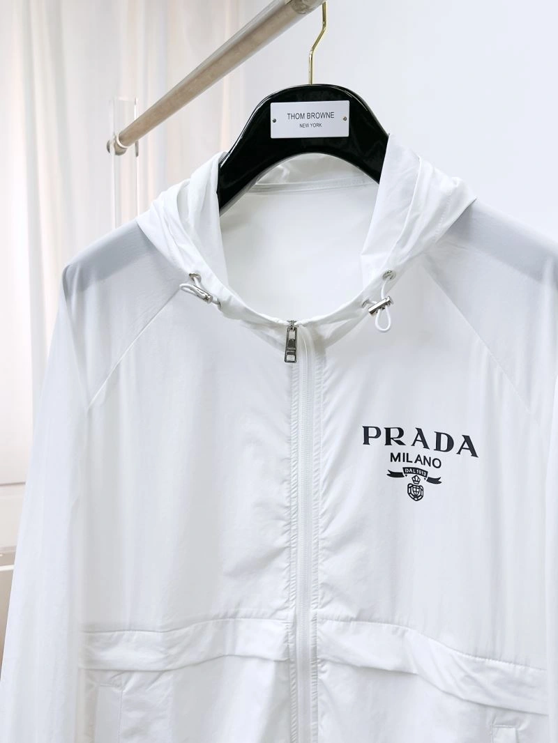 Durable Prada Outwear 170063