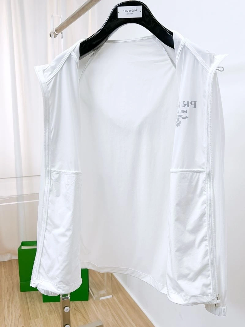 Durable Prada Outwear 170063