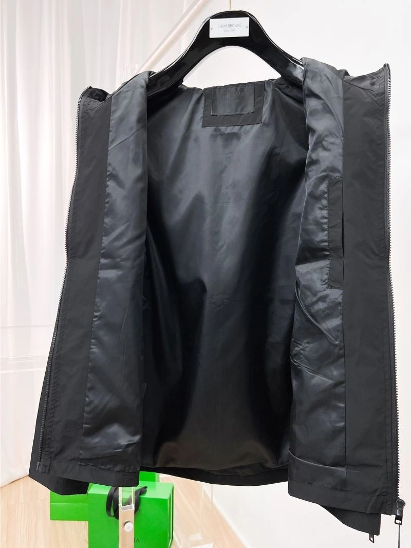 Durable Prada Outwear 169985