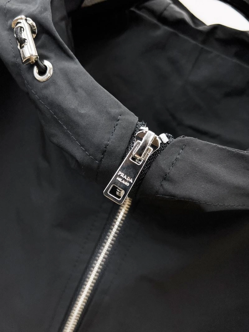 Elegant Prada Outwear 169998