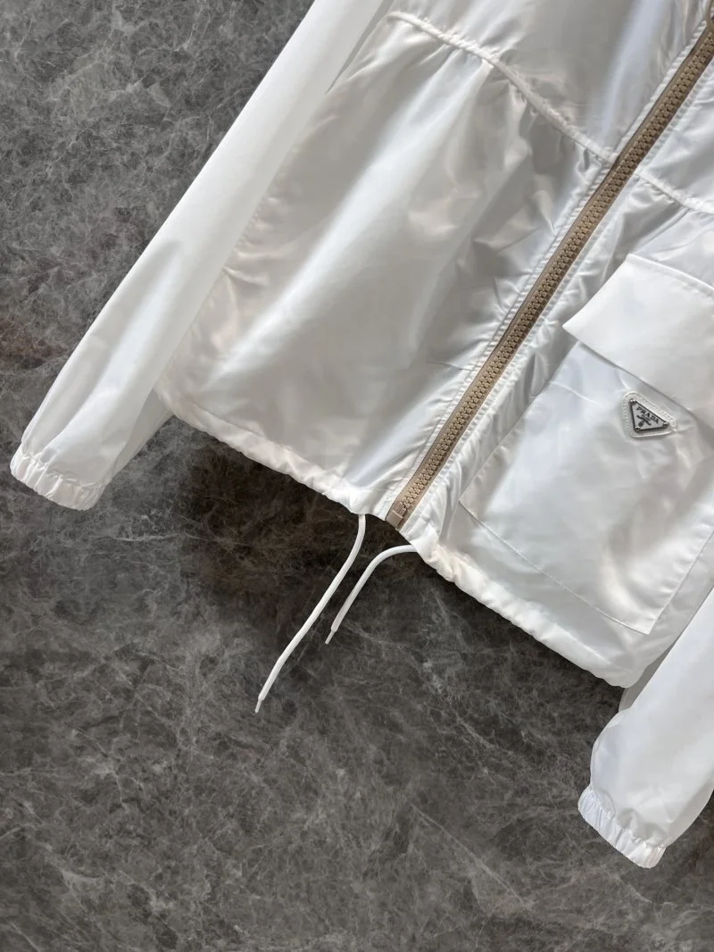 Unique Prada Outwear 166138