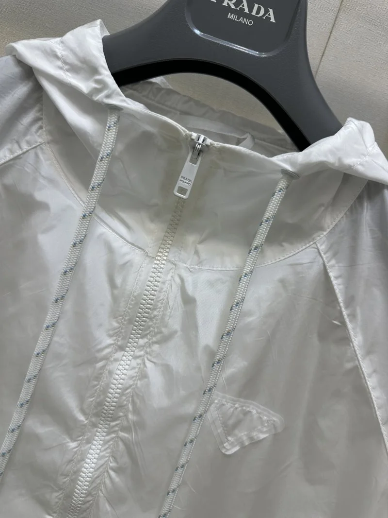 Casual Prada Outwear 165859