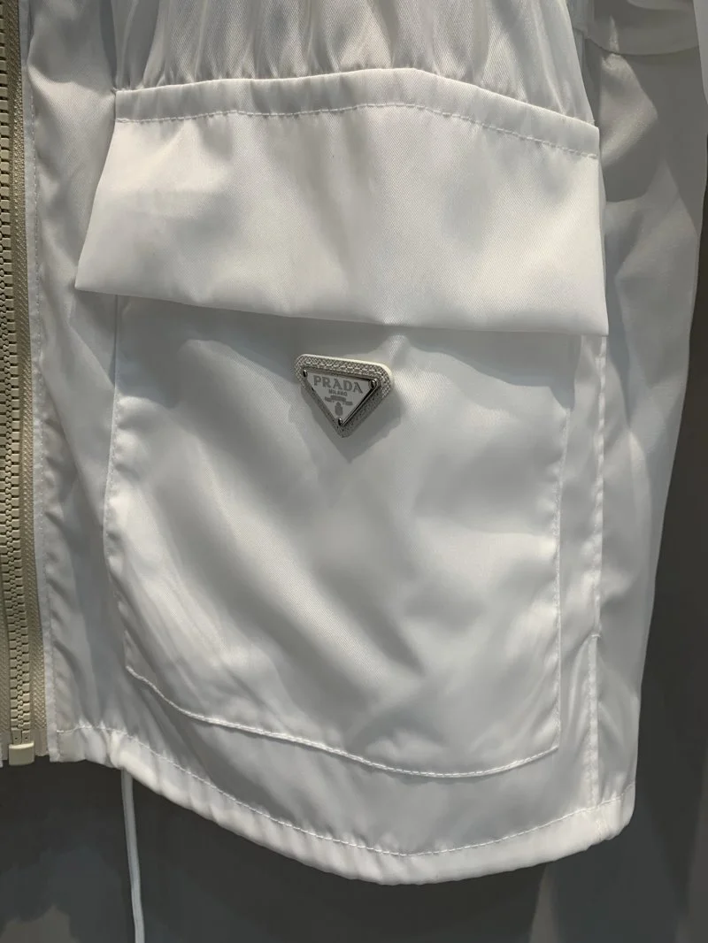 MultiPurpose Prada Outwear 165888