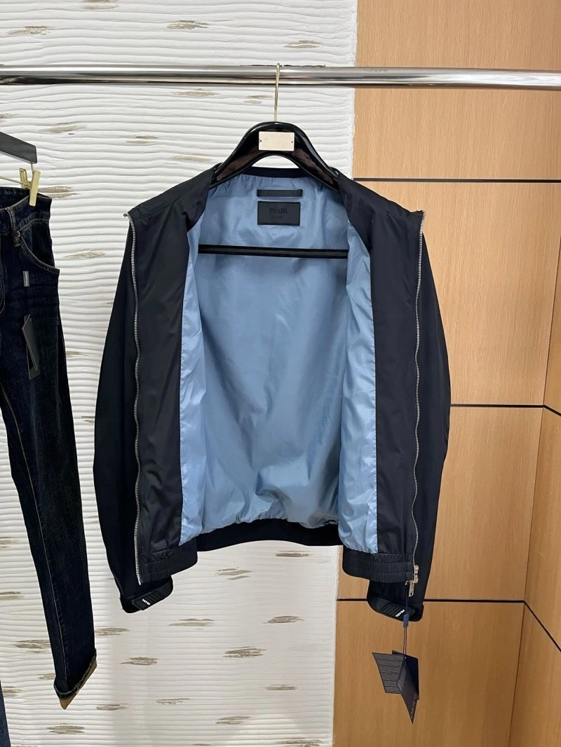 ComfortFit Prada Outwear 169448
