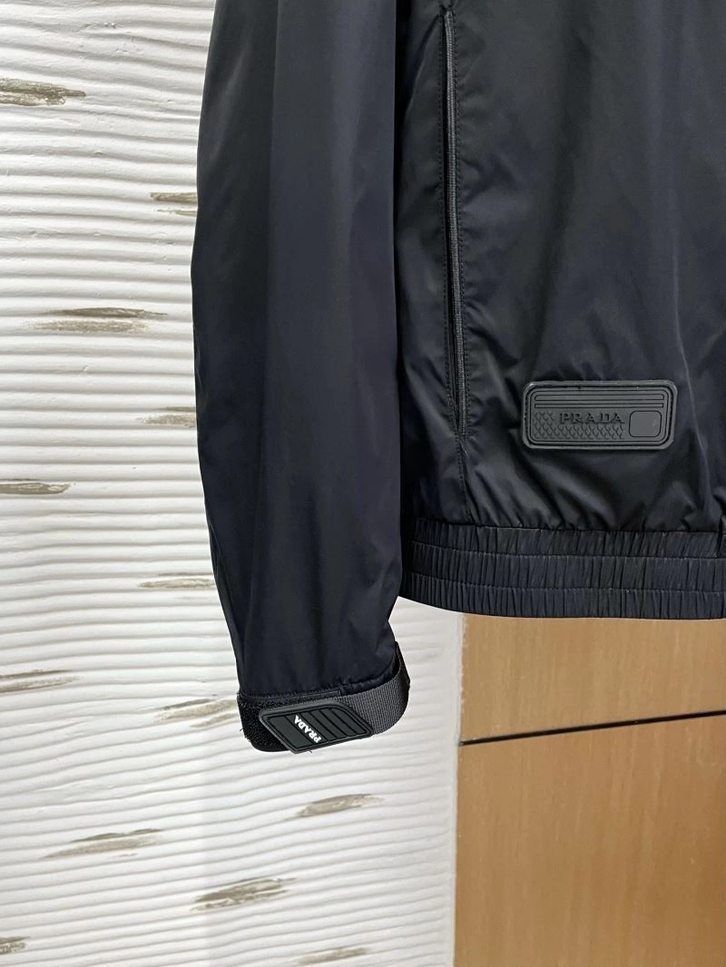 ComfortFit Prada Outwear 169448