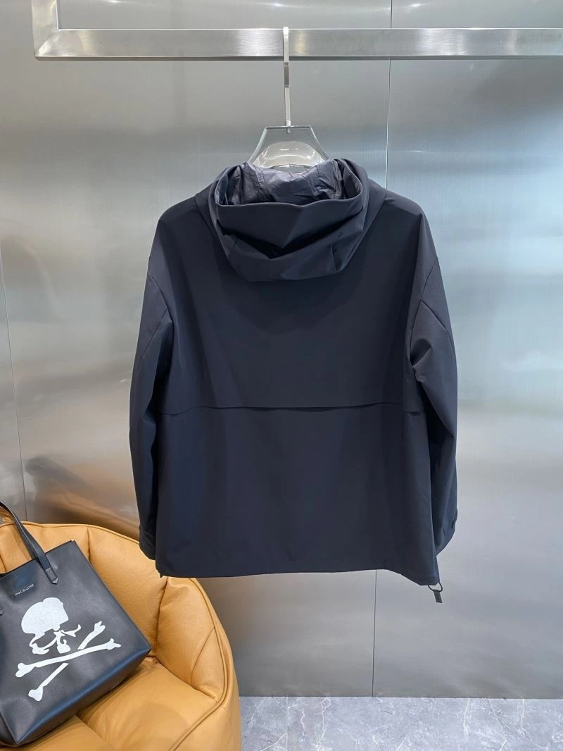 Stretchable Prada Outwear 169426