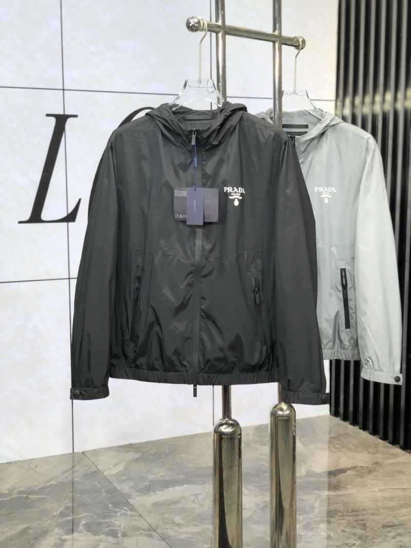 Snug Prada Outwear 169418