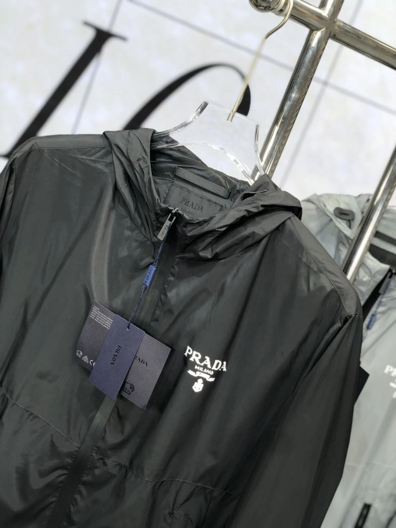 Snug Prada Outwear 169418