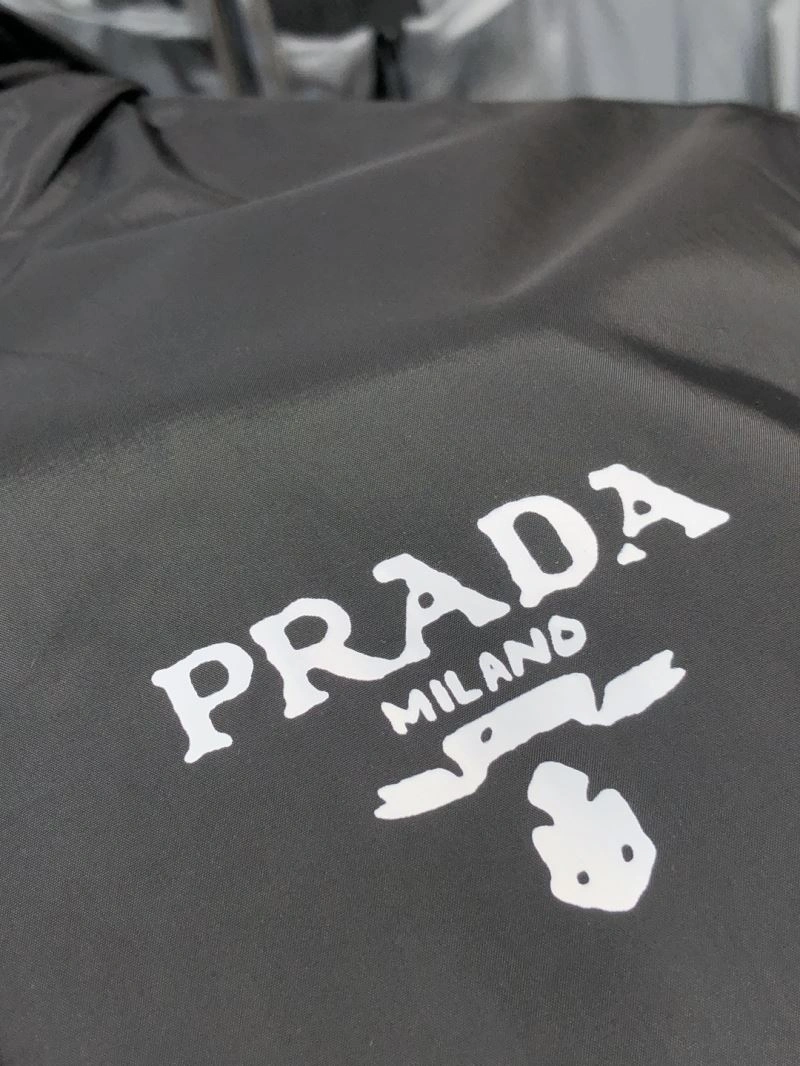 Snug Prada Outwear 169418