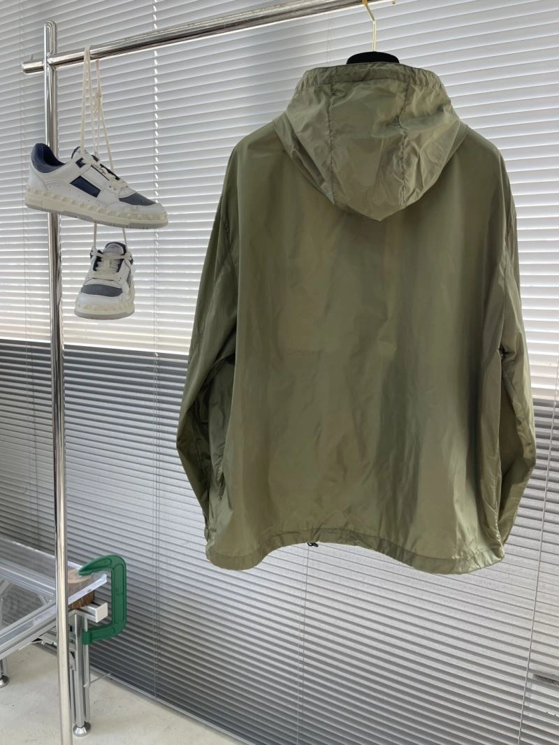 Supportive Prada Outwear 169408