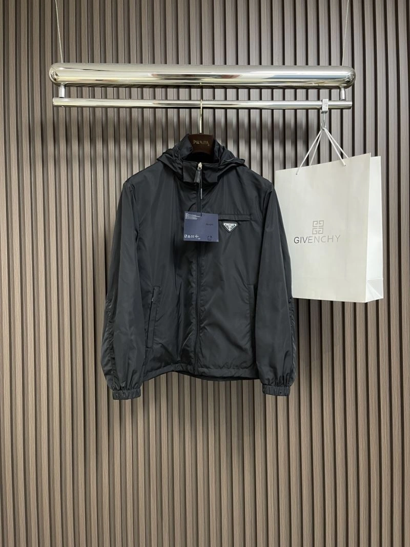 Lightweight Prada Outwear 169402