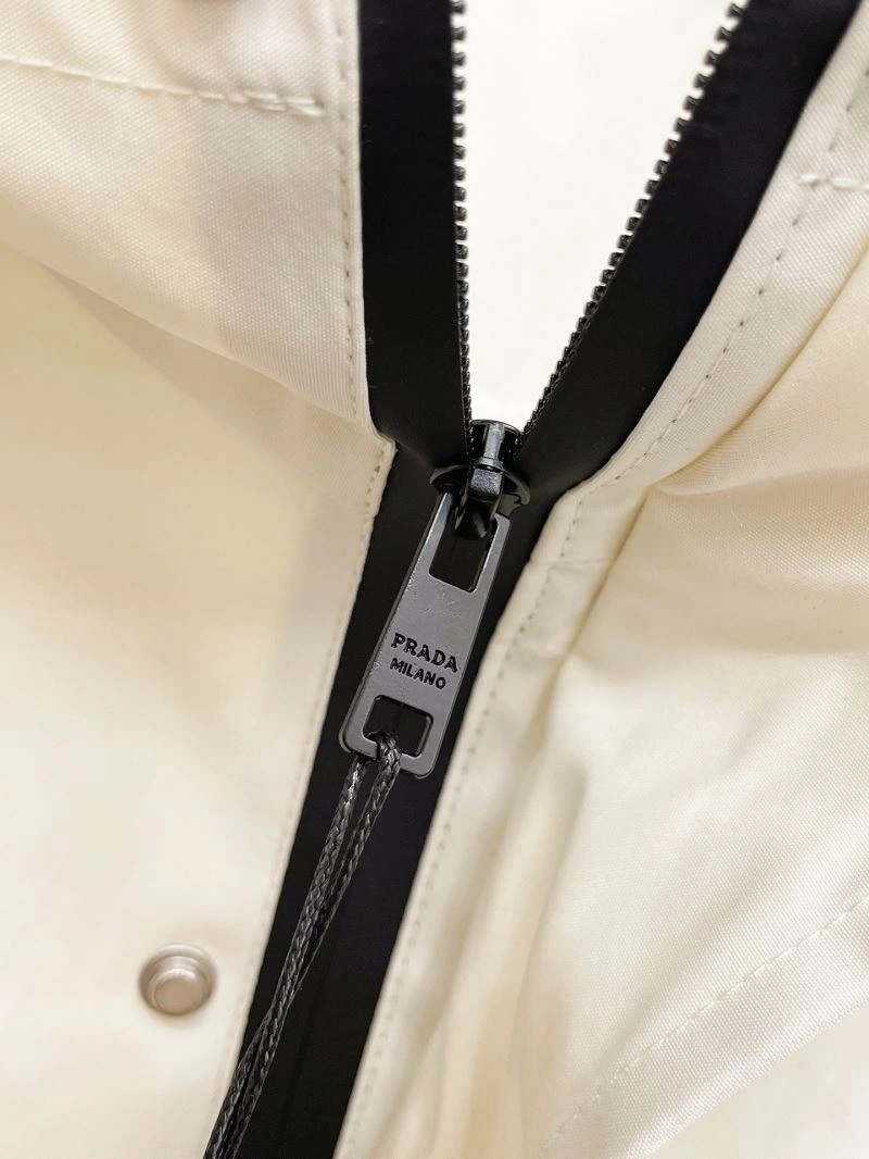 Breathable Prada Outwear 169406