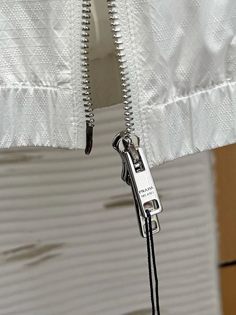 Cozy Prada Outwear 169379