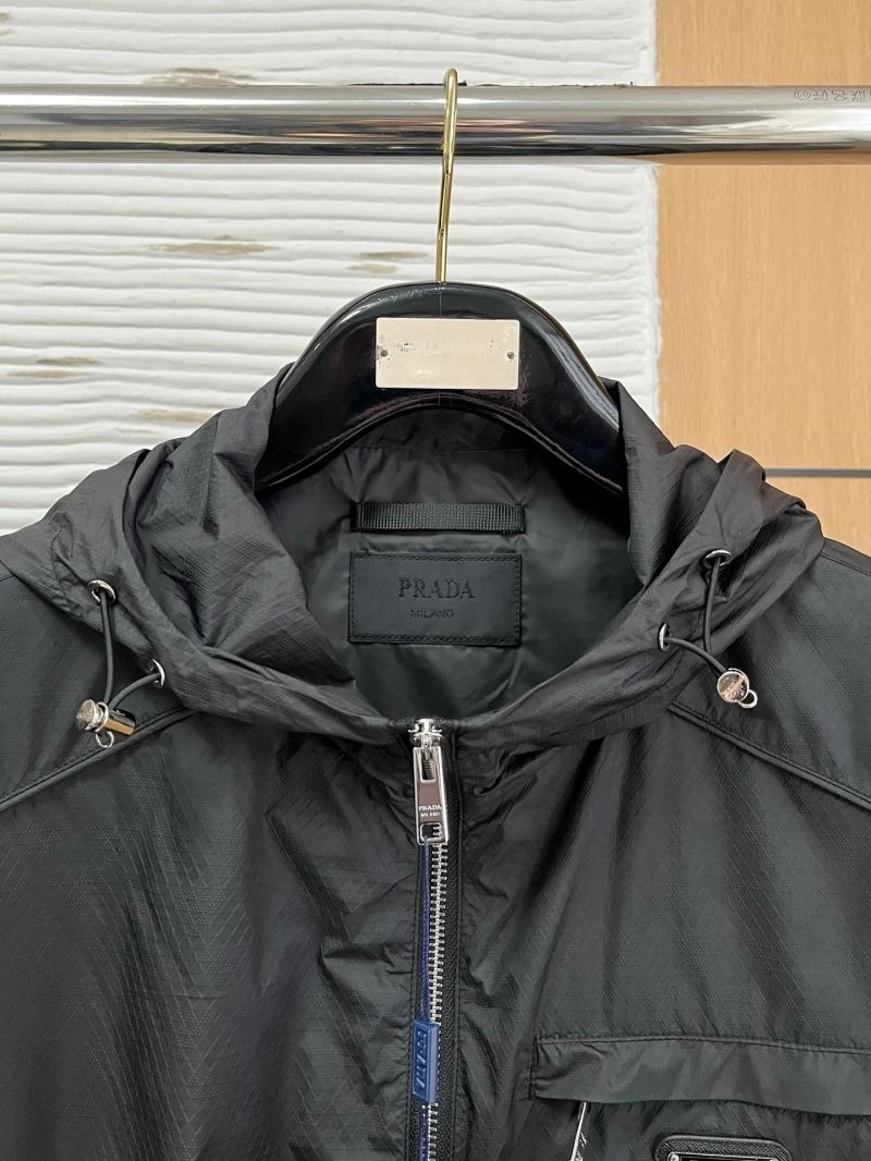 ComfortFit Prada Outwear 169377