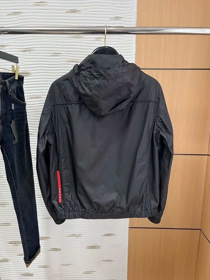 ComfortFit Prada Outwear 169377
