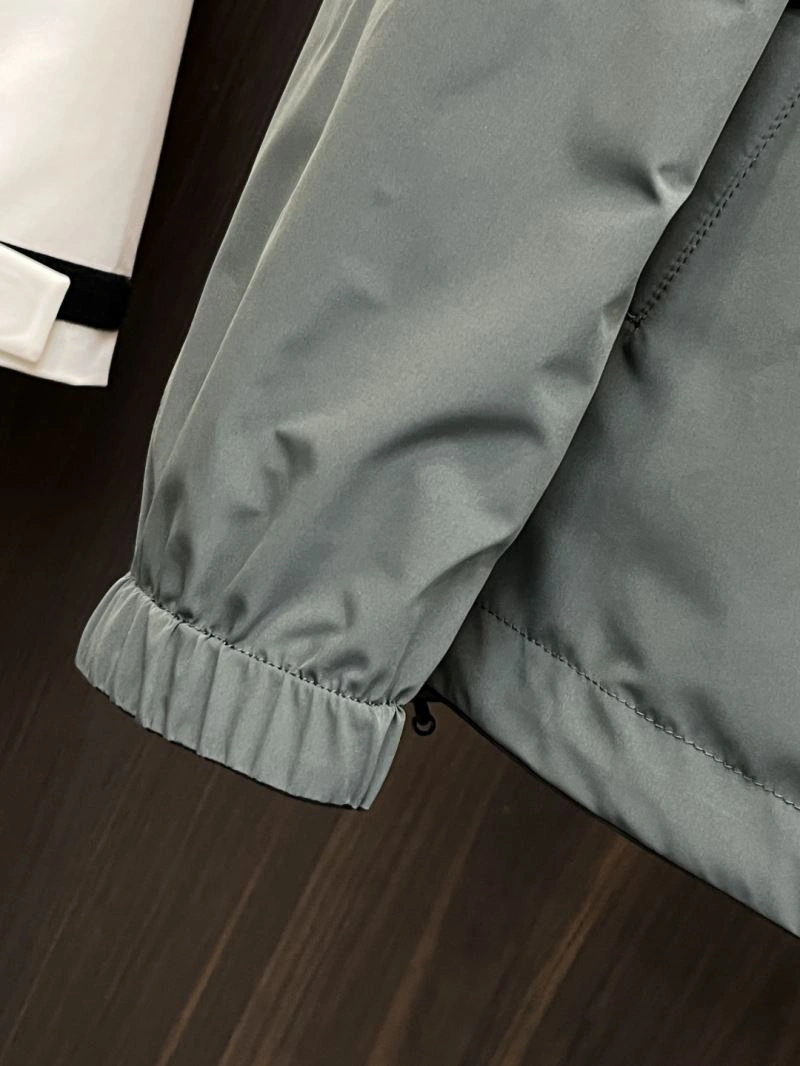 Prada Outwear Sophisticated 168825
