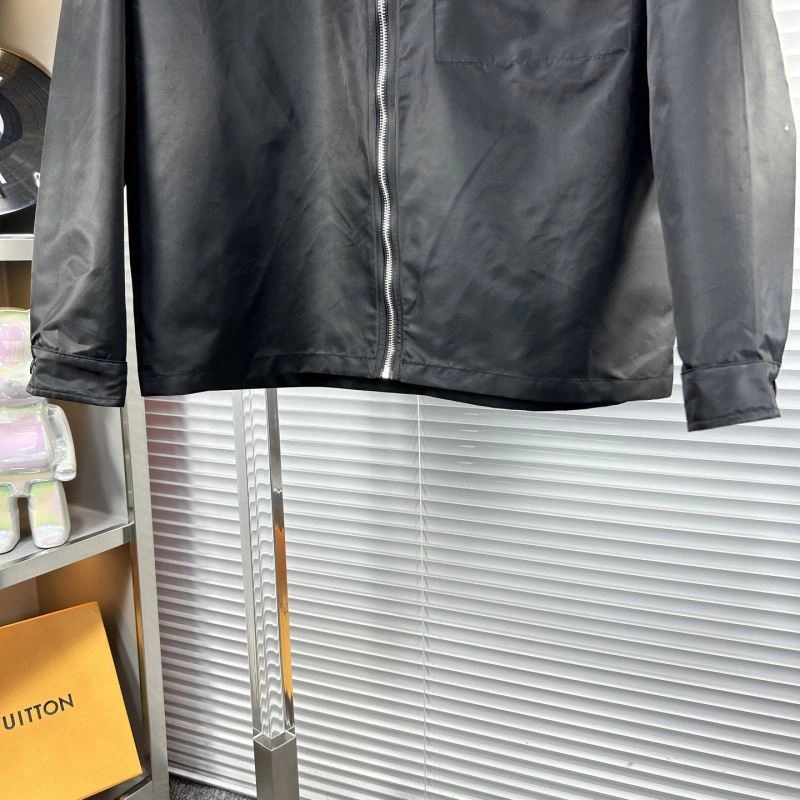 WellDesigned Prada Outwear 168811