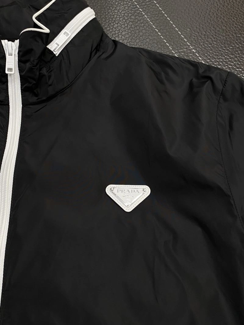 Durable Prada Outwear 168805